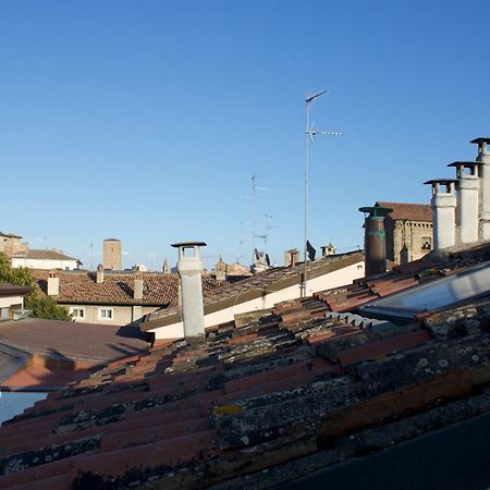 Corte Cavour. Una Mansarda Nel Cuore Della Citta Ravenna Kültér fotó