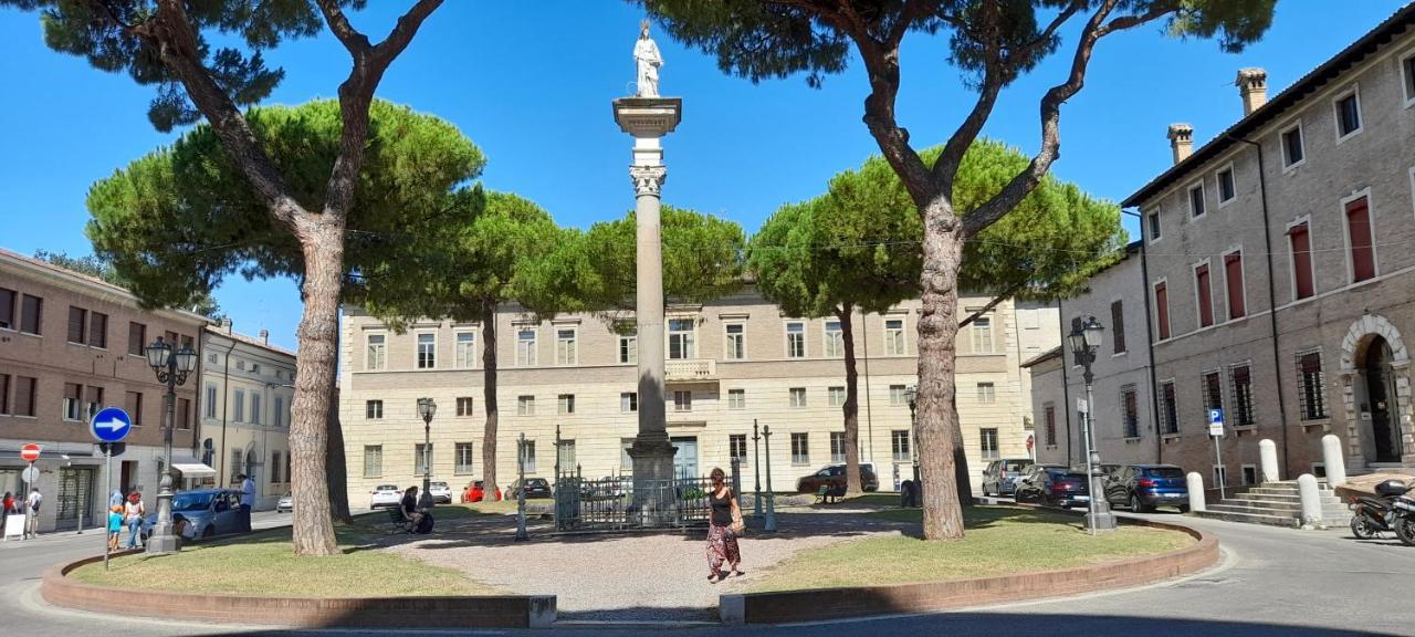 Corte Cavour. Una Mansarda Nel Cuore Della Citta Ravenna Kültér fotó