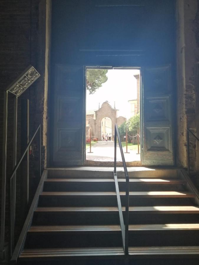 Corte Cavour. Una Mansarda Nel Cuore Della Citta Ravenna Kültér fotó