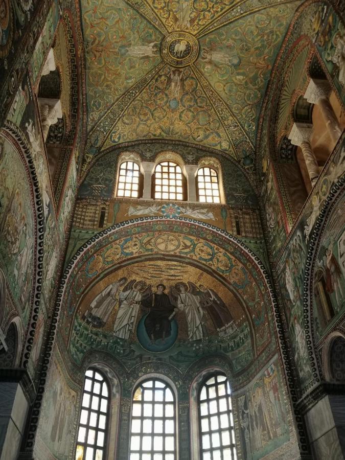 Corte Cavour. Una Mansarda Nel Cuore Della Citta Ravenna Kültér fotó