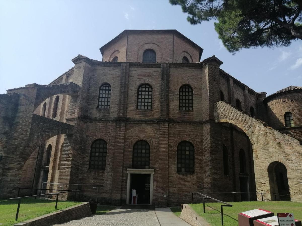 Corte Cavour. Una Mansarda Nel Cuore Della Citta Ravenna Kültér fotó