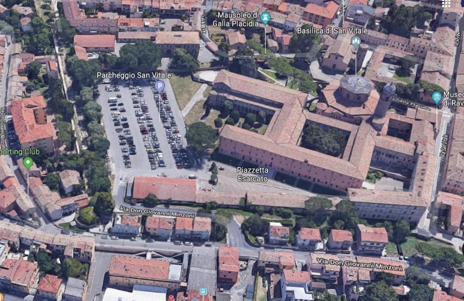 Corte Cavour. Una Mansarda Nel Cuore Della Citta Ravenna Kültér fotó