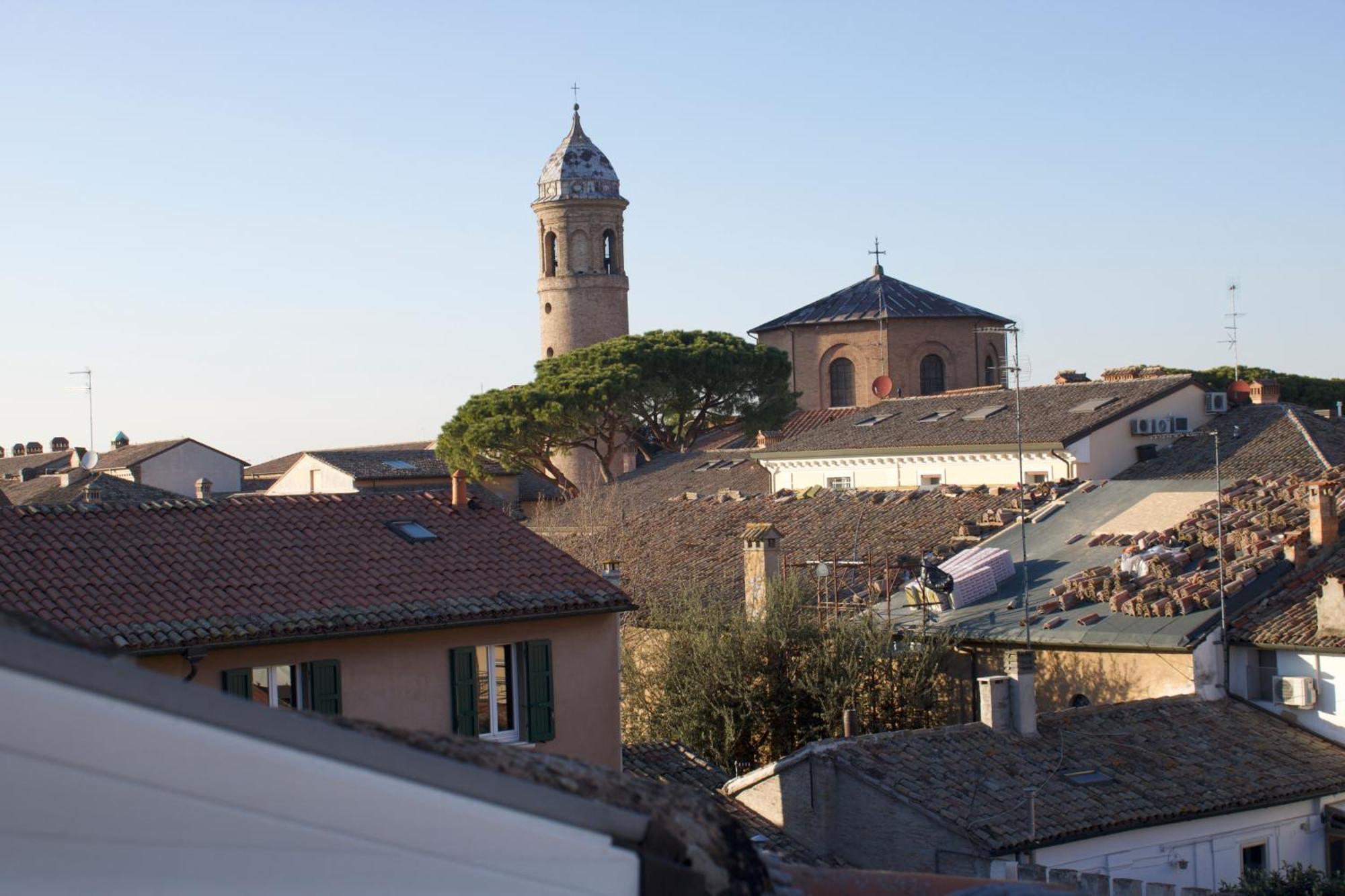 Corte Cavour. Una Mansarda Nel Cuore Della Citta Ravenna Kültér fotó
